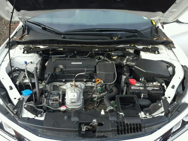 1HGCR2F5XGA054445 - 2016 HONDA ACCORD SPO WHITE photo 7