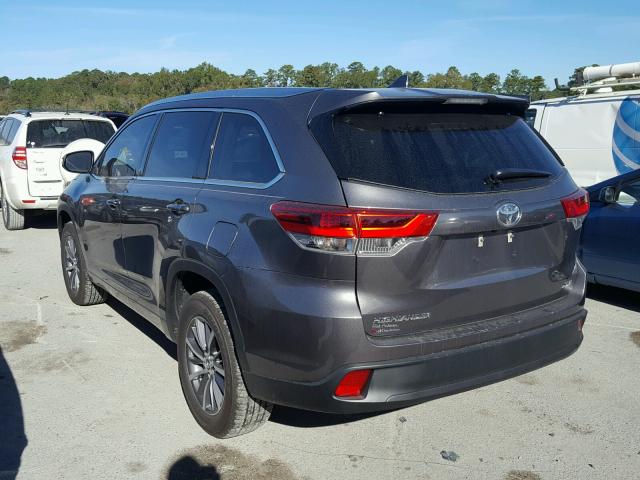 5TDKZRFH3HS518743 - 2017 TOYOTA HIGHLANDER GRAY photo 3