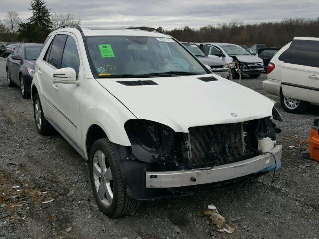 4JGBB8GB0BA636404 - 2011 MERCEDES-BENZ ML 350 4MA WHITE photo 1