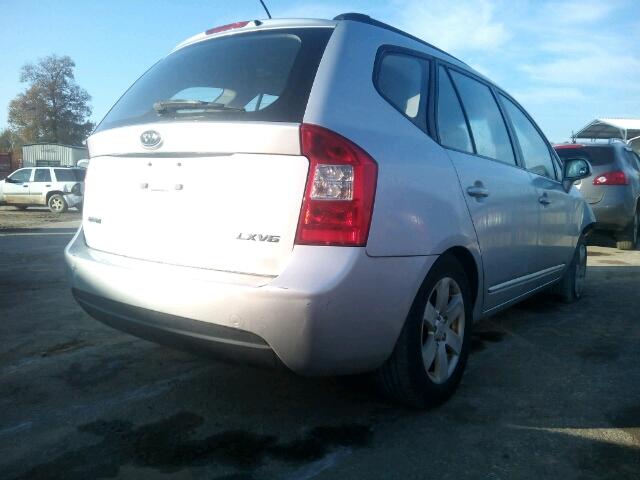 KNAFG526887168943 - 2008 KIA RONDO LX SILVER photo 4