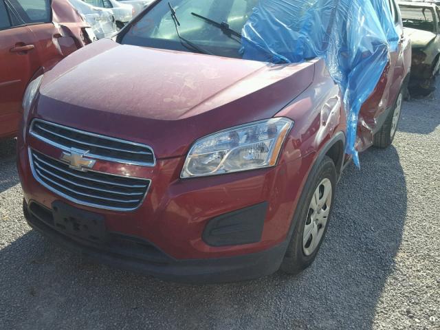 KL7CJKSB4FB080305 - 2015 CHEVROLET TRAX LS RED photo 2