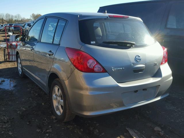 3N1BC13E98L424016 - 2008 NISSAN VERSA SILVER photo 3