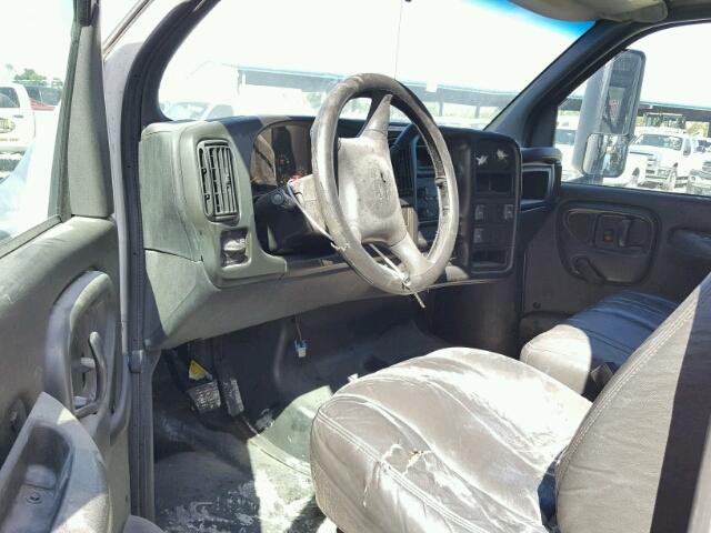 1GBE4C1E94F521358 - 2004 CHEVROLET C4500 WHITE photo 9