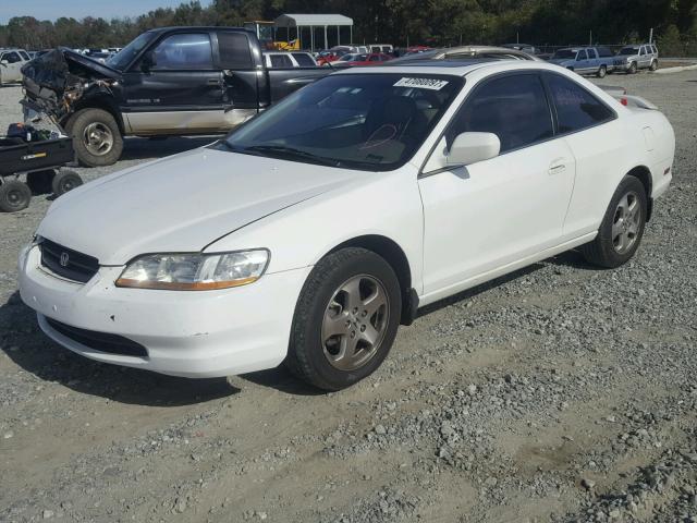 1HGCG2253XA008113 - 1999 HONDA ACCORD EX WHITE photo 2