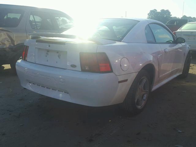 1FAFP4042YF129002 - 2000 FORD MUSTANG WHITE photo 4