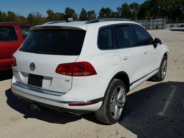 WVGGF7BP2HD003370 - 2017 VOLKSWAGEN TOUAREG EX WHITE photo 4