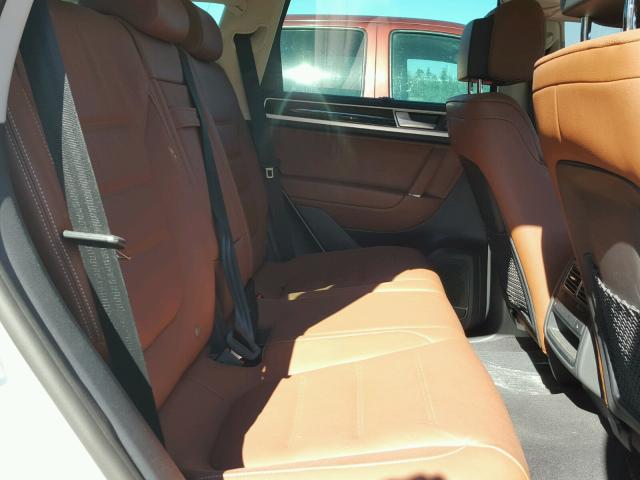 WVGGF7BP2HD003370 - 2017 VOLKSWAGEN TOUAREG EX 白色 照片 6