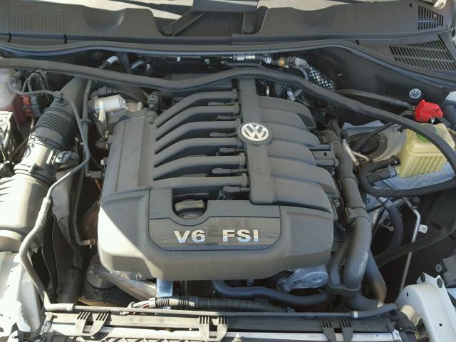 WVGGF7BP2HD003370 - 2017 VOLKSWAGEN TOUAREG EX 白色 照片 7