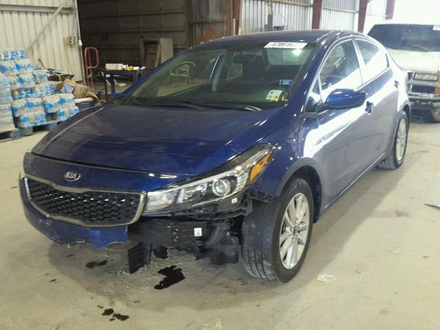 3KPFL4A74HE032165 - 2017 KIA FORTE LX BLUE photo 2