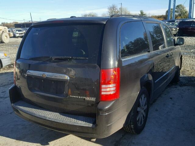 2A8HR54XX9R660944 - 2009 CHRYSLER TOWN & COU BLACK photo 4