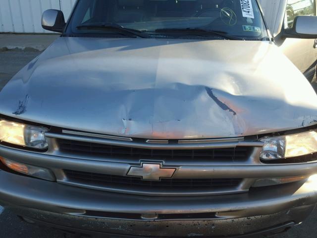 1GNEK13T21R214682 - 2001 CHEVROLET TAHOE K150 SILVER photo 7