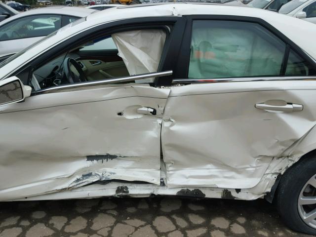 1G6DS57V180154998 - 2008 CADILLAC CTS HI FEA WHITE photo 10