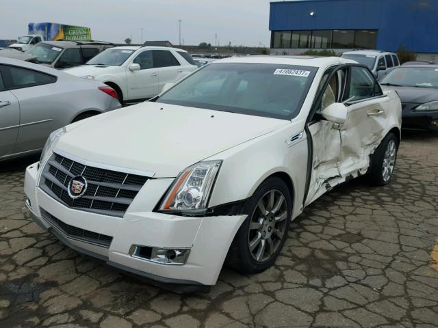 1G6DS57V180154998 - 2008 CADILLAC CTS HI FEA WHITE photo 2