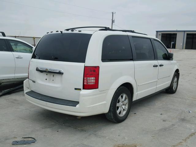 2A8HR44H18R121601 - 2008 CHRYSLER TOWN & COU WHITE photo 4