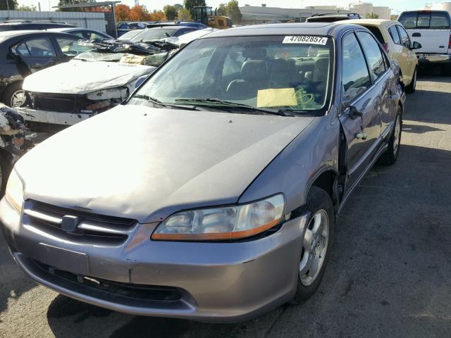 1HGCG1658YA085789 - 2000 HONDA ACCORD EX GRAY photo 2