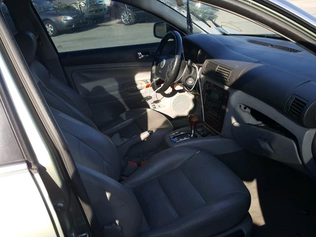 WVWRH63B62P184869 - 2002 VOLKSWAGEN PASSAT GLX GREEN photo 5