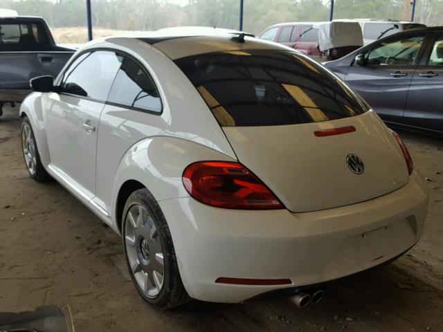 3VWJX7AT7CM647043 - 2012 VOLKSWAGEN BEETLE WHITE photo 3