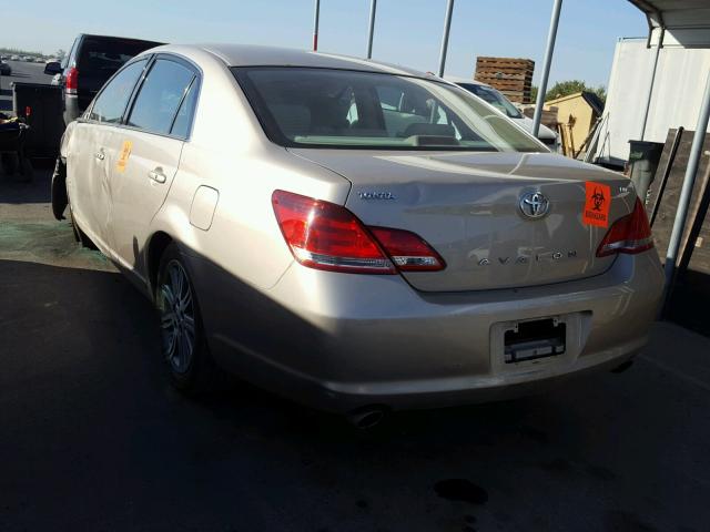 4T1BK36B96U132524 - 2006 TOYOTA AVALON XL GOLD photo 3