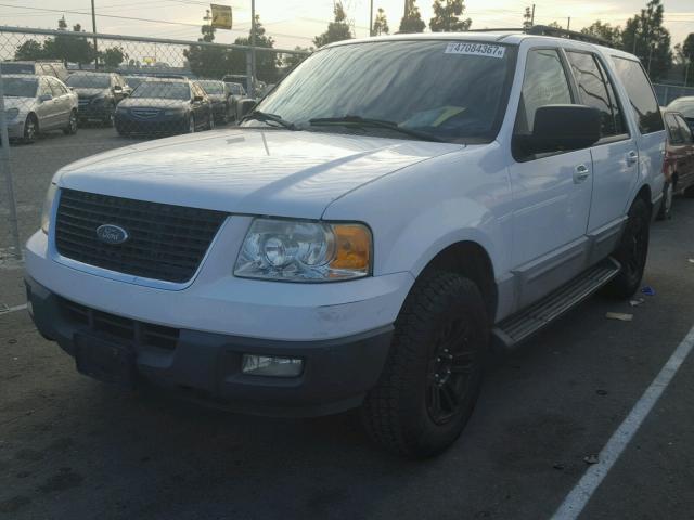 1FMPU15585LA58145 - 2005 FORD EXPEDITION WHITE photo 2