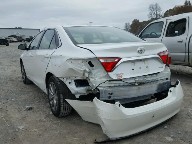 4T1BF1FK8HU643069 - 2017 TOYOTA CAMRY LE WHITE photo 3