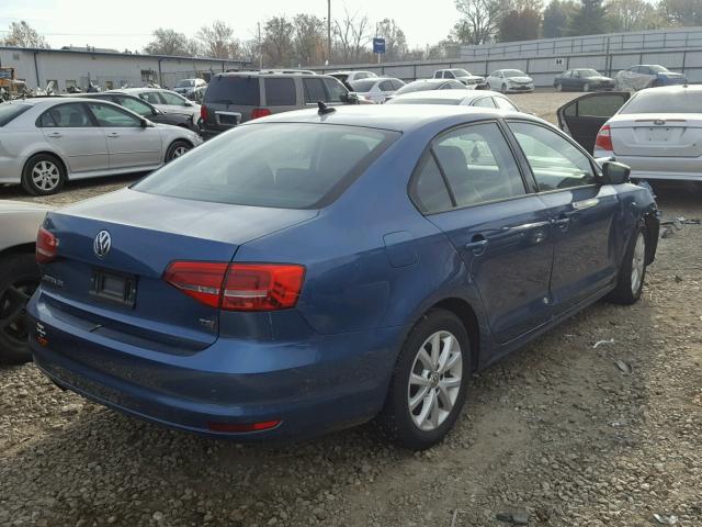 3VWD17AJ7FM319977 - 2015 VOLKSWAGEN JETTA SE BLUE photo 4