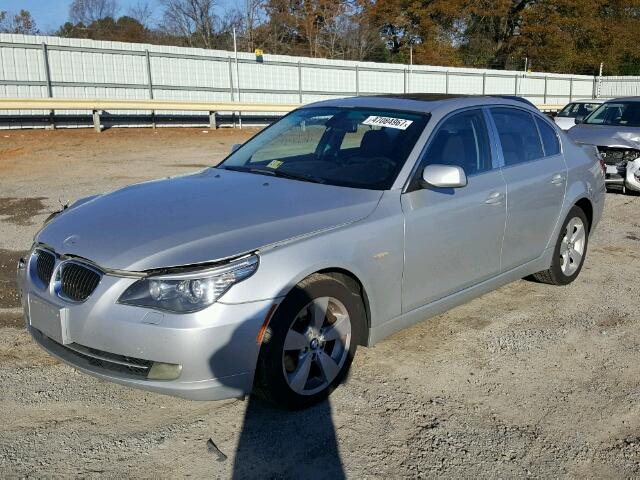 WBANV135X8CZ55674 - 2008 BMW 528 XI SILVER photo 2