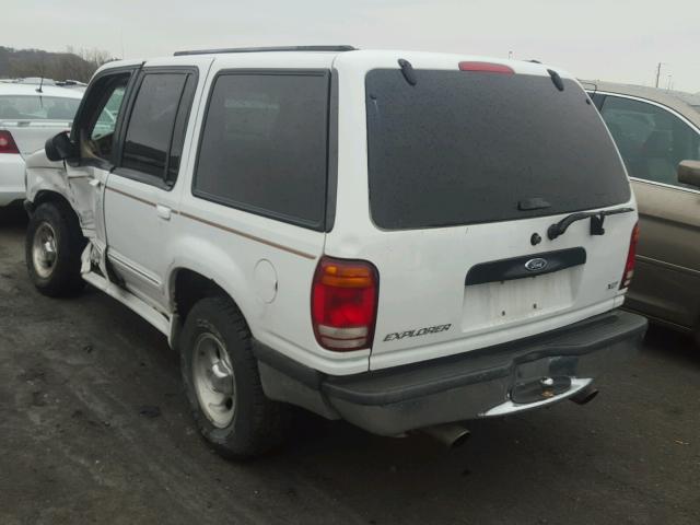 1FMZU35P1WZA97017 - 1998 FORD EXPLORER WHITE photo 3