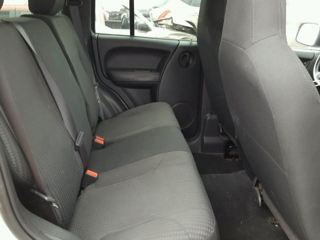 1J4GL48K03W522982 - 2003 JEEP LIBERTY SP SILVER photo 6