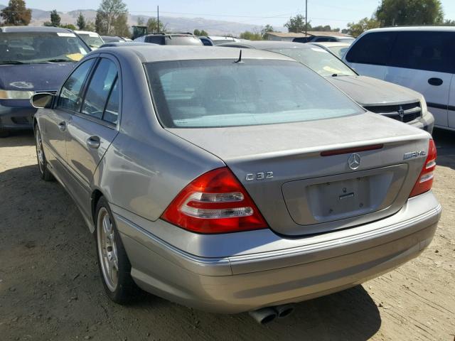 WDBRF65J93F386590 - 2003 MERCEDES-BENZ C 32 AMG K GOLD photo 3