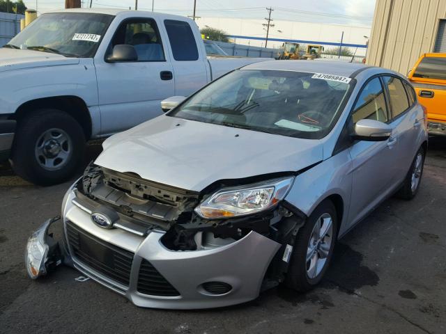 1FADP3K27DL226253 - 2013 FORD FOCUS SE SILVER photo 2