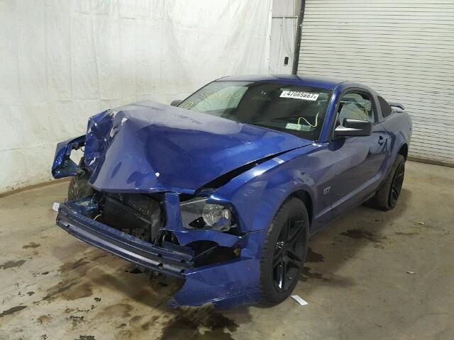 1ZVFT82H355119588 - 2005 FORD MUSTANG GT BLUE photo 2