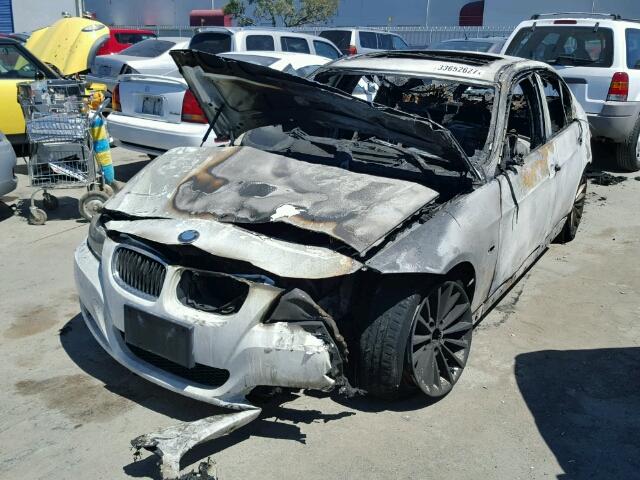 WBAPM77559NL88630 - 2009 BMW 335 I BURN photo 2