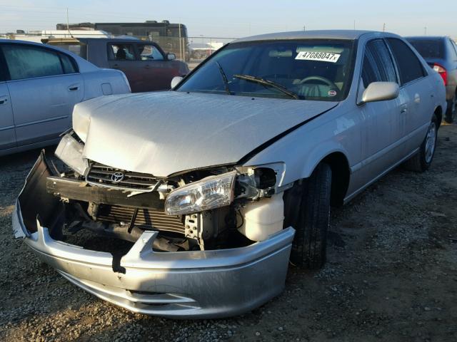 4T1BG22K61U039924 - 2001 TOYOTA CAMRY CE SILVER photo 2