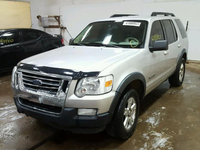 1FMEU73E77UB53905 - 2007 FORD EXPLORER X SILVER photo 2