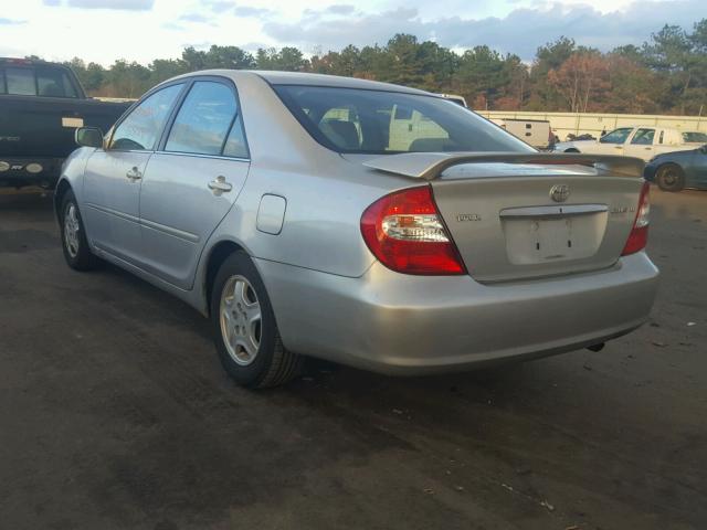 4T1BE32KX2U595439 - 2002 TOYOTA CAMRY LE 银色 照片 3