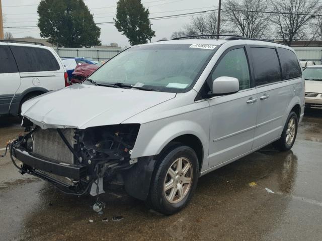 2A8HR54P98R635208 - 2008 CHRYSLER TOWN & COU SILVER photo 2