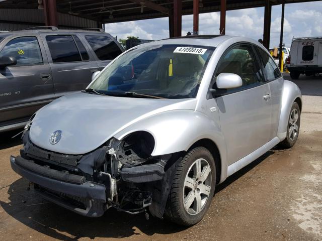 3VWCA21C7YM433318 - 2000 VOLKSWAGEN NEW BEETLE 灰色 照片 2