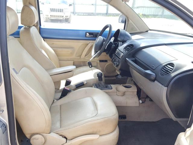 3VWCA21C7YM433318 - 2000 VOLKSWAGEN NEW BEETLE 灰色 照片 5