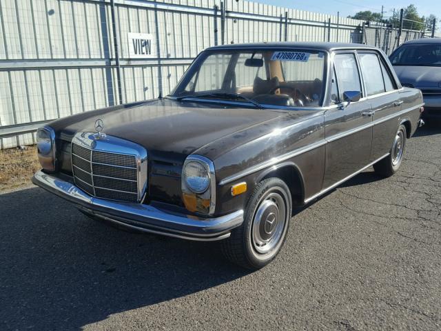 11511010095074 - 1970 MERCEDES-BENZ 220  BROWN photo 2