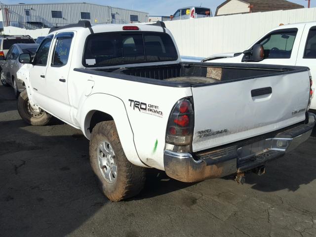 5TEMU52N66Z156449 - 2006 TOYOTA TACOMA DOU WHITE photo 3