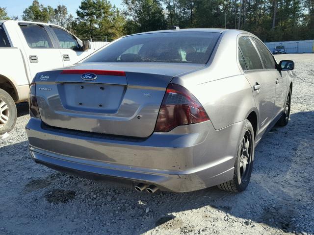 3FAHP0HA1AR368321 - 2010 FORD FUSION SE GRAY photo 4