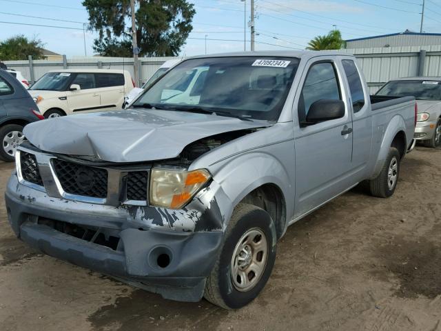 1N6BD06T35C447276 - 2005 NISSAN FRONTIER K SILVER photo 2