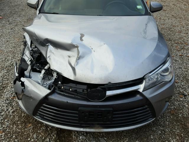 4T4BF1FK1FR481112 - 2015 TOYOTA CAMRY LE 银色 照片 7
