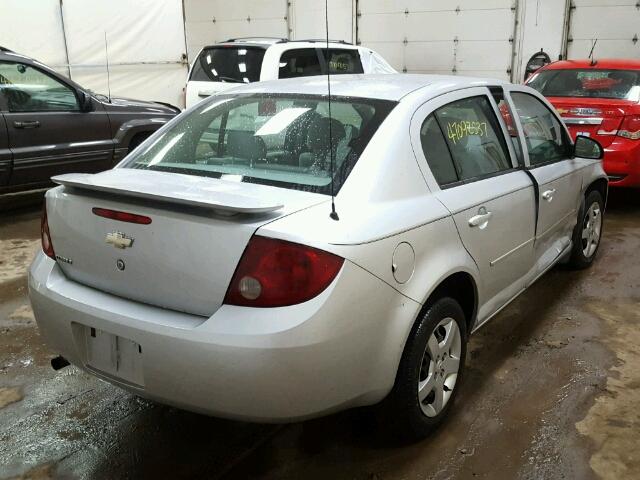 1G1AK52F057587983 - 2005 CHEVROLET COBALT SILVER photo 4