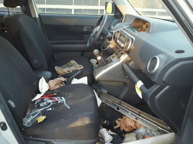 JTLKE50E991078498 - 2009 TOYOTA SCION XB Plata foto 5