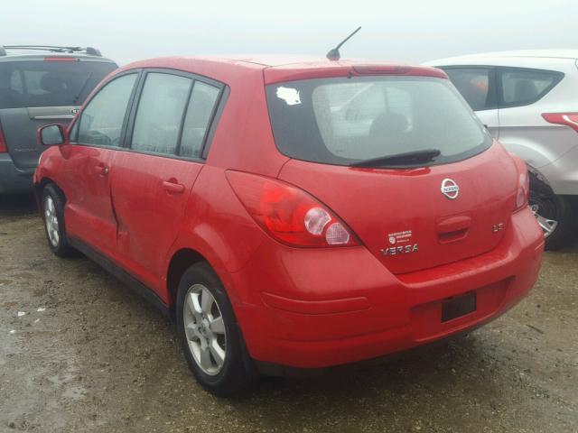 3N1BC13E48L356031 - 2008 NISSAN VERSA S RED photo 3