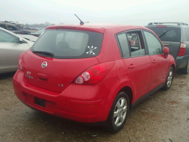 3N1BC13E48L356031 - 2008 NISSAN VERSA S RED photo 4