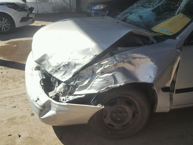 1Y1SK52852Z402383 - 2002 CHEVROLET GEO PRIZM 银色 照片 9