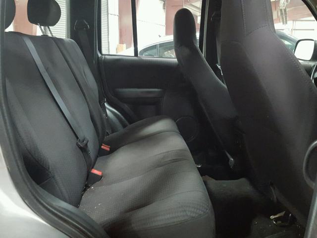 1J4GL48K72W281419 - 2002 JEEP LIBERTY SP SILVER photo 6