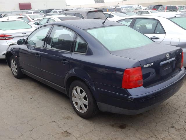 WVWMD63B1XE004142 - 1999 VOLKSWAGEN PASSAT GLS BLUE photo 3